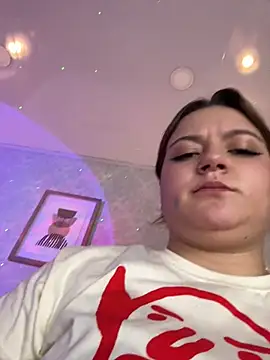 Snapshot of Veronica_simons chatting on July 13, 2026, 9:14 pm Veronica simons online show from July 13, 2026, 9:14 pm