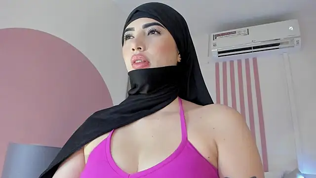 taylorsmiiith  online show from January 9, 2026, 8:16 pm