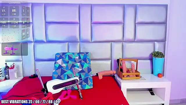 Snapshot of LovelyNickii chatting on December 4, 2025, 12:48 pm LovelyNickii online show from December 4, 2025, 12:48 pm