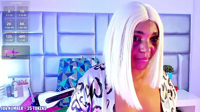 Snapshot of LovelyNickii chatting on November 20, 2025, 1:01 pm LovelyNickii online show from November 20, 2025, 1:01 pm