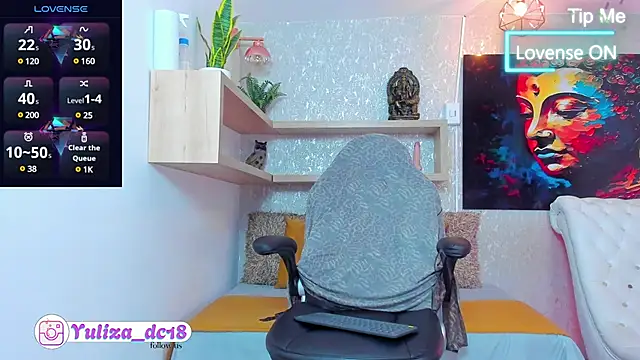 Luxury Woman online show from February 28, 2025, 3:48 pm