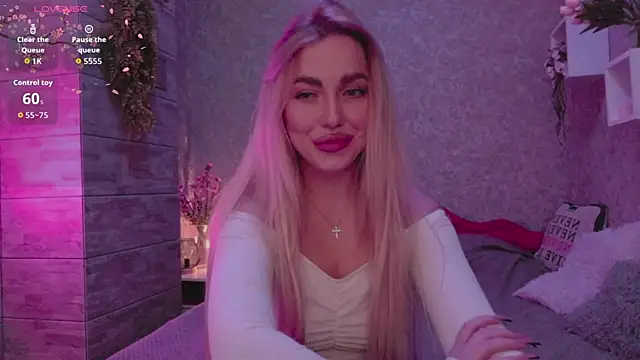 Mika Rayy online show from September 28, 2025, 5:31 pm