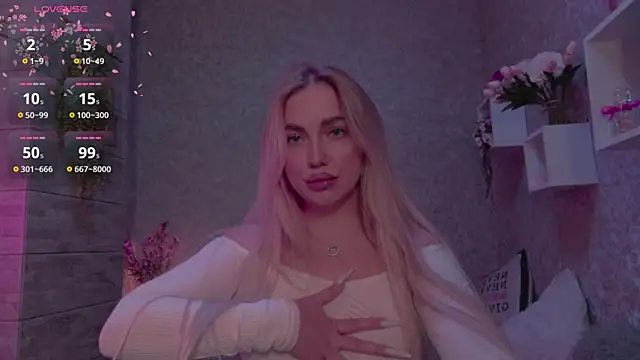 Snapshot of Mika_Rayy chatting on October 13, 2025, 6:31 pm Mika Rayy online show from October 13, 2025, 6:31 pm