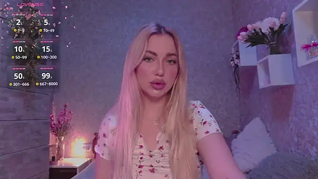 Snapshot of Mika_Rayy chatting on October 9, 2025, 4:18 pm Mika Rayy online show from October 9, 2025, 4:18 pm