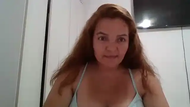 squirtlatinx online show from May 16, 2026, 2:10 am