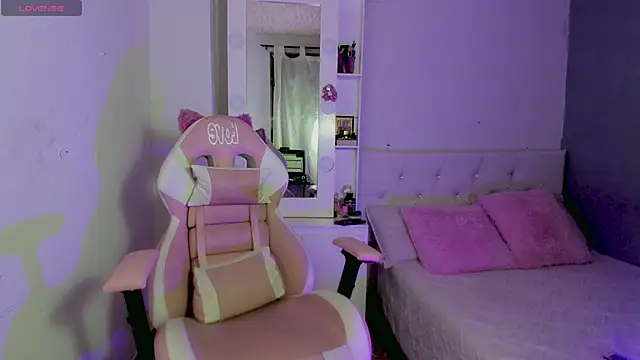 Snapshot of Alana_ponsee chatting on March 16, 2025, 7:48 am Alana ponsee online show from March 16, 2025, 7:48 am