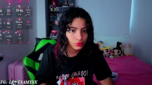 Snapshot of Lovelyamyy chatting on June 2, 2026, 11:21 am Lovelyamyy online show from June 2, 2026, 11:21 am