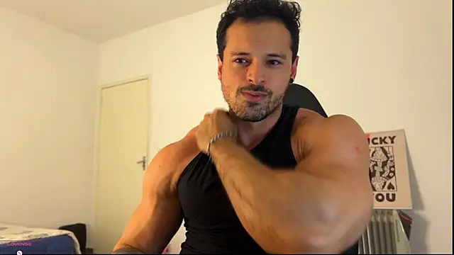 Snapshot of Lucasfit24 chatting on June 9, 2026, 1:28 am Lucasfit24 online show from June 9, 2026, 1:28 am