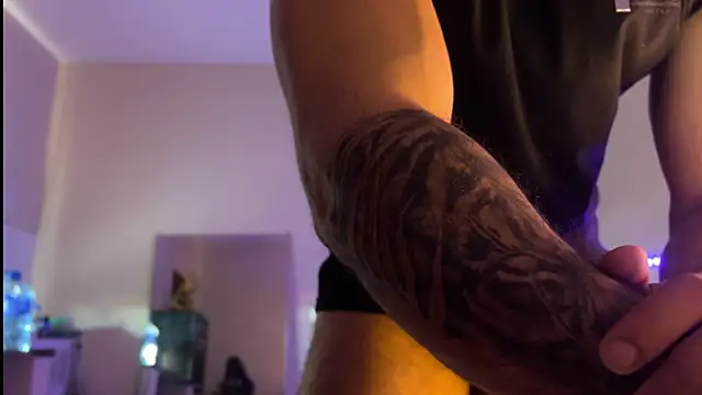 Snapshot of Lucasfit24 chatting on November 26, 2025, 2:28 pm Lucasfit24 online show from November 26, 2025, 2:28 pm