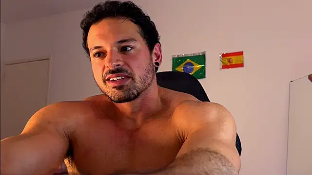Snapshot of Lucasfit24 chatting on July 17, 2026, 4:32 am Lucasfit24 online show from July 17, 2026, 4:32 am