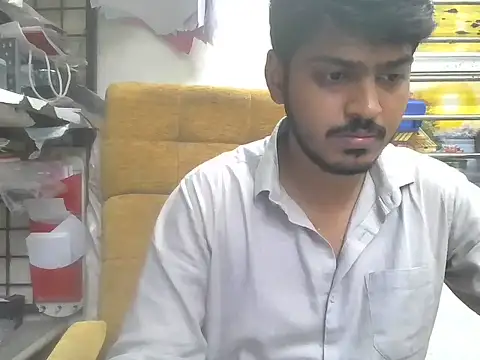 cute modell online show from June 6, 2026, 1:38 pm