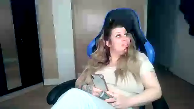 Snapshot of vanillachocduo chatting on March 10, 2025, 1:43 pm vanillachocduo online show from March 10, 2025, 1:43 pm