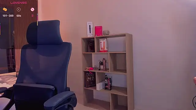 CleeoAdams  online show from October 25, 2025, 5:06 am