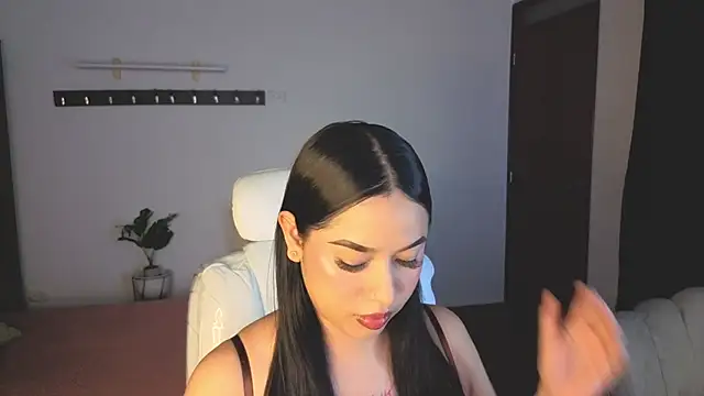 Snapshot of Renaxi_Smith chatting on May 8, 2026, 7:50 pm Renaxi Smith online show from May 8, 2026, 7:50 pm