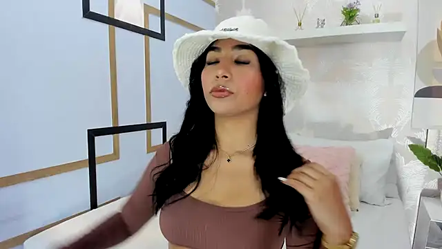 Snapshot of CharlotteGraay chatting on October 21, 2025, 7:46 pm CharlotteGraay online show from October 21, 2025, 7:46 pm