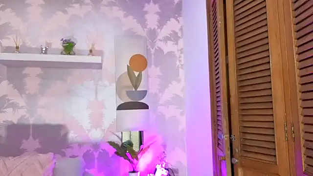 Snapshot of CharlotteGraay chatting on November 7, 2025, 7:51 pm CharlotteGraay online show from November 7, 2025, 7:51 pm