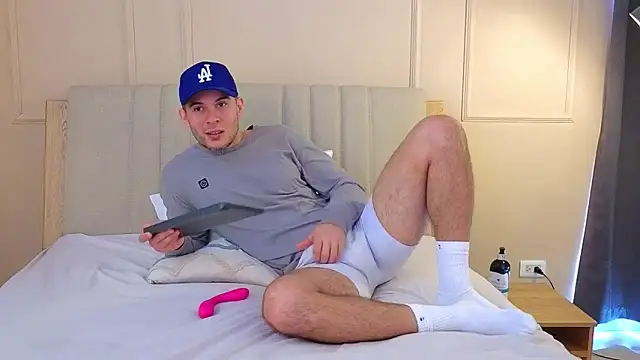 Snapshot of mr_danni chatting on April 15, 2026, 4:00 pm mr danni online show from April 15, 2026, 4:00 pm