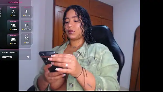 leslycarsson online show from January 14, 2026, 2:37 am