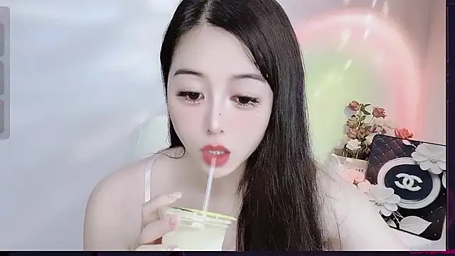 Snapshot of LiLiLily chatting on September 29, 2025, 9:20 pm LiLiLily online show from September 29, 2025, 9:20 pm