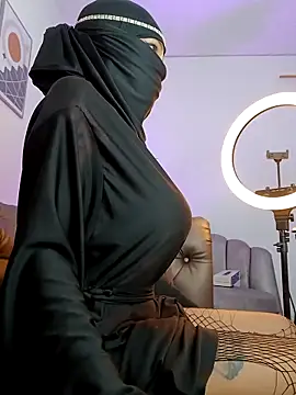 Snapshot of azahara_faraah chatting on October 24, 2025, 6:29 pm azahara faraah online show from October 24, 2025, 6:29 pm