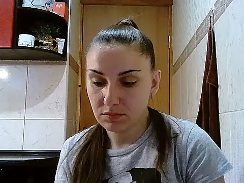 Yuliia30 online show from June 14, 2026, 2:40 pm