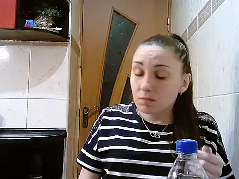 Yuliia30 online show from April 21, 2026, 6:03 pm