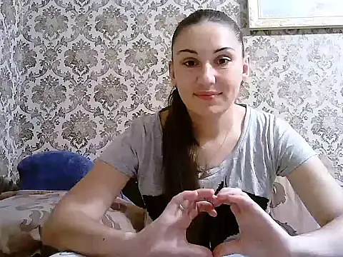 Snapshot of Yuliia30 chatting on October 18, 2025, 1:13 pm Yuliia30 online show from October 18, 2025, 1:13 pm