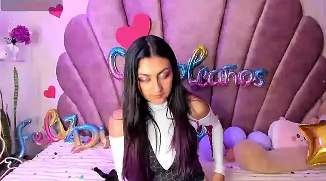 Snapshot of sweetfoxy_17 chatting on February 25, 2025, 9:15 pm sweetfoxy 17 online show from February 25, 2025, 9:15 pm