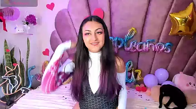 Snapshot of sweetfoxy_17 chatting on February 25, 2025, 6:12 pm sweetfoxy 17 online show from February 25, 2025, 6:12 pm