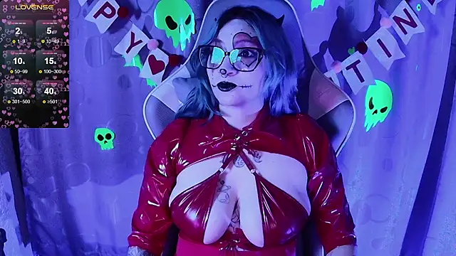 Kimlennox  online show from February 9, 2026, 1:53 pm