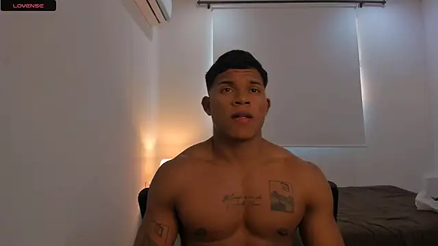 Snapshot of maxsteel177 chatting on February 7, 2025, 10:52 pm maxsteel177 online show from February 7, 2025, 10:52 pm