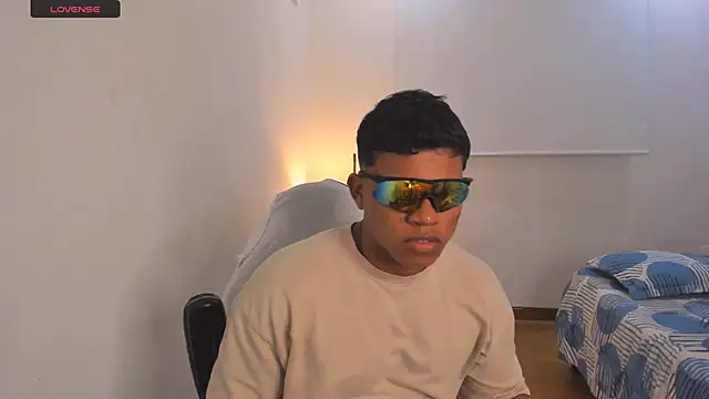 Snapshot of maxsteel177 chatting on March 8, 2025, 12:44 am maxsteel177 online show from March 8, 2025, 12:44 am