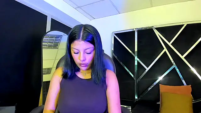 Snapshot of Salmaportman69 chatting on October 23, 2025, 2:32 am Salmaportman69 online show from October 23, 2025, 2:32 am