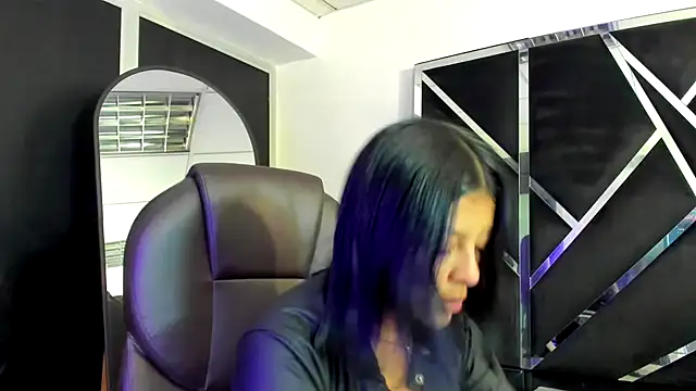 Snapshot of Salmaportman69 chatting on October 19, 2025, 4:04 am Salmaportman69 online show from October 19, 2025, 4:04 am