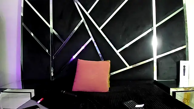 Snapshot of Salmaportman69 chatting on October 7, 2025, 4:24 am Salmaportman69 online show from October 7, 2025, 4:24 am