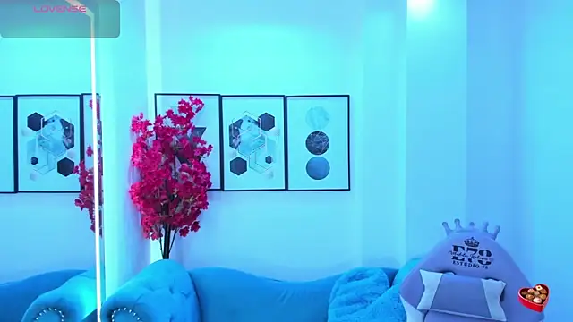 Akaza Hakuji  online show from March 15, 2026, 12:23 pm