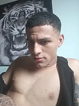 Snapshot of dany_hardy chatting on October 28, 2025, 7:35 pm dany hardy online show from October 28, 2025, 7:35 pm