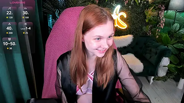Molly Pink  online show from October 6, 2025, 2:07 pm