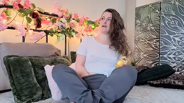 cumtomama online show from February 21, 2026, 2:19 pm