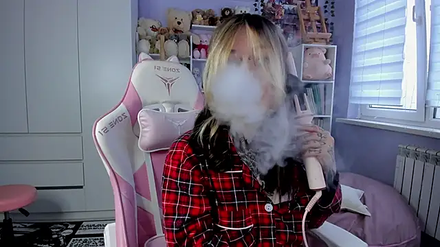 Snapshot of Catharsisi chatting on March 1, 2026, 1:44 pm Catharsisi online show from March 1, 2026, 1:44 pm