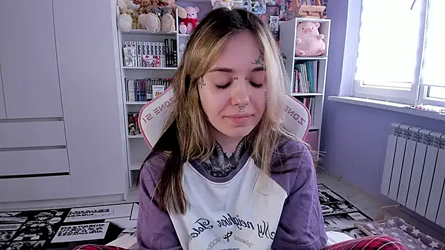 Snapshot of Catharsisi chatting on February 22, 2026, 1:35 pm Catharsisi online show from February 22, 2026, 1:35 pm