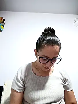 CHARLOTTE 1711 online show from January 17, 2026, 4:38 am