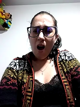 Snapshot of CHARLOTTE_1711 chatting on November 12, 2025, 4:38 am CHARLOTTE 1711 online show from November 12, 2025, 4:38 am