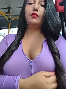 Snapshot of Melyy_Edii chatting on July 8, 2026, 10:32 pm Melyy Edii online show from July 8, 2026, 10:32 pm