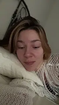 Snapshot of Mary_Leaf chatting on November 9, 2025, 9:24 am Mary Leaf online show from November 9, 2025, 9:24 am