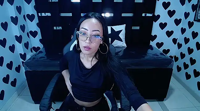 victoria ricci a online show from February 12, 2025, 4:33 pm