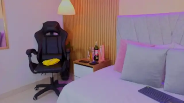 Snapshot of avis_lara chatting on February 25, 2026, 7:36 pm avis lara online show from February 25, 2026, 7:36 pm