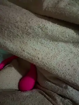 Lilymoonshow online show from March 12, 2026, 4:22 pm