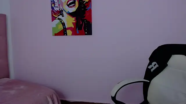 Snapshot of candyre chatting on February 8, 2025, 1:44 pm candyre online show from February 8, 2025, 1:44 pm