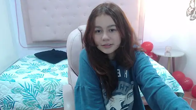 Snapshot of candyre chatting on February 16, 2025, 12:43 pm candyre online show from February 16, 2025, 12:43 pm